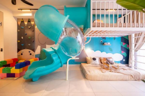 KL No1 Kids Slides w Climbing Wall Kids Friendly